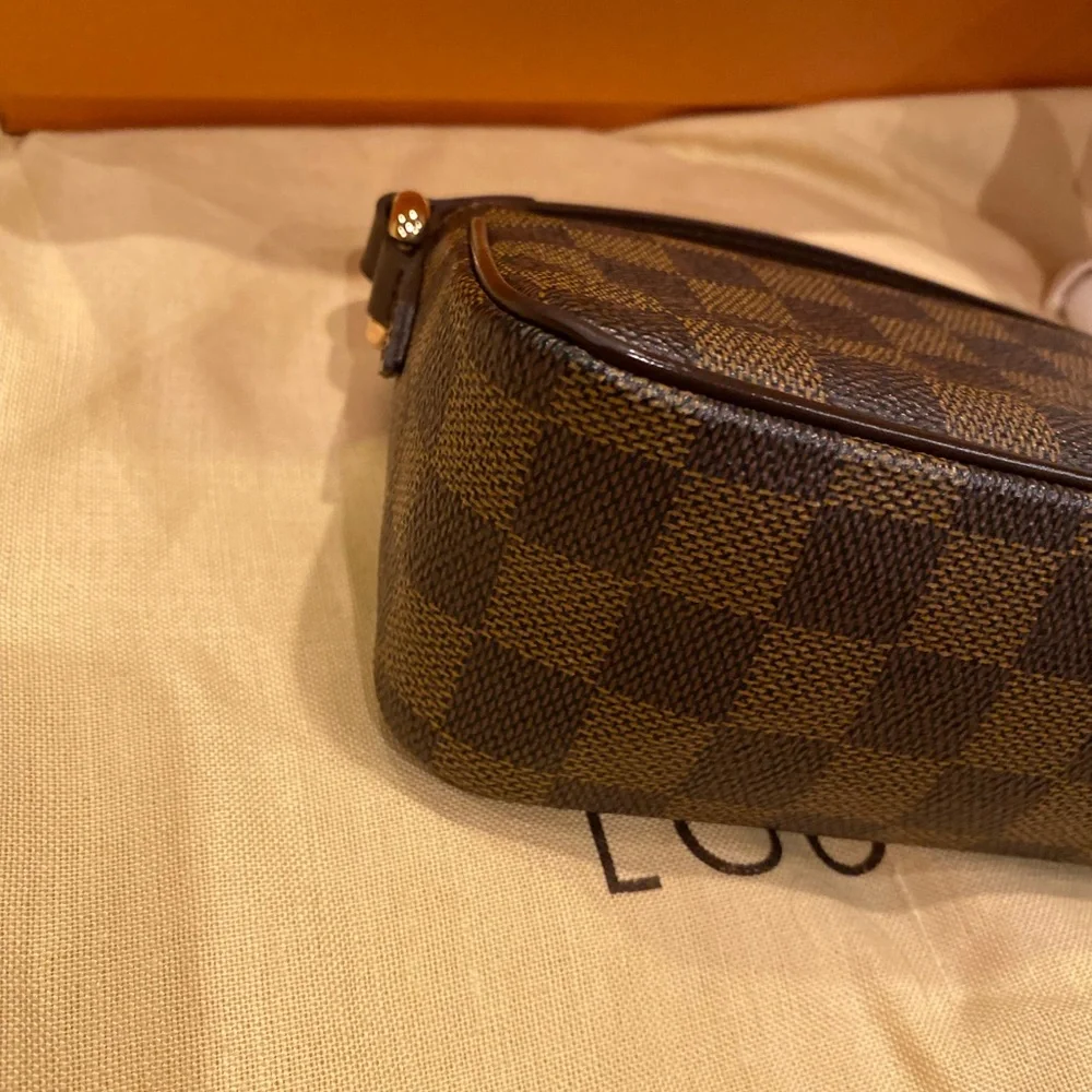 Authentic Louis Vuitton Damien Ebene shoulder clutch - Picture 10 of 16